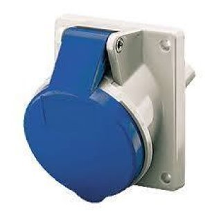 Socle femelle semi-encastré incliné 3 pôles 32A - IP44